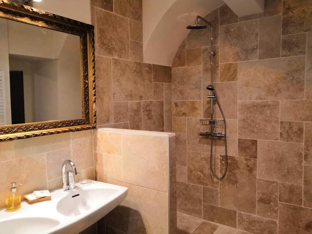 Le 9 De Cour, Chambre Caouette Carcassonne Dış mekan fotoğraf
